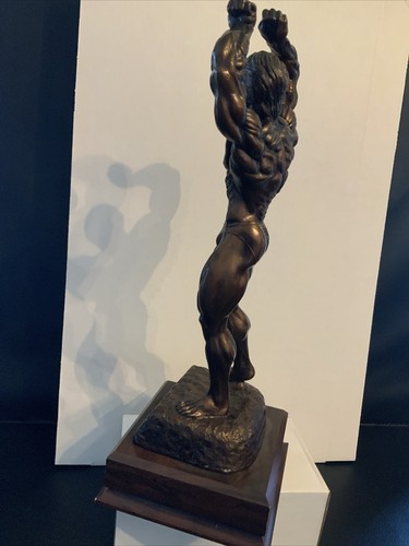 2010 MN Army National Guard Arnold Schwarzenegger Body Builder Trophy #5189 - Picture 5 of 7