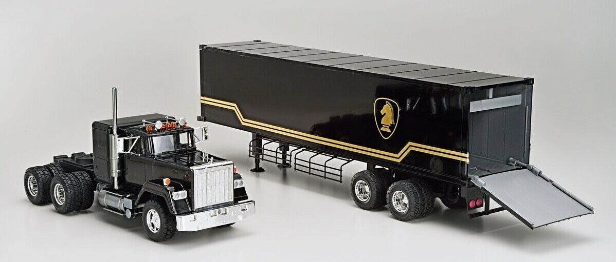 1/28 ナイトライダー　KNIGHT TRAILER TRUCK K 1:28 Aoshima Knight Rider Knight Trailer Truck Airfix Model Kit