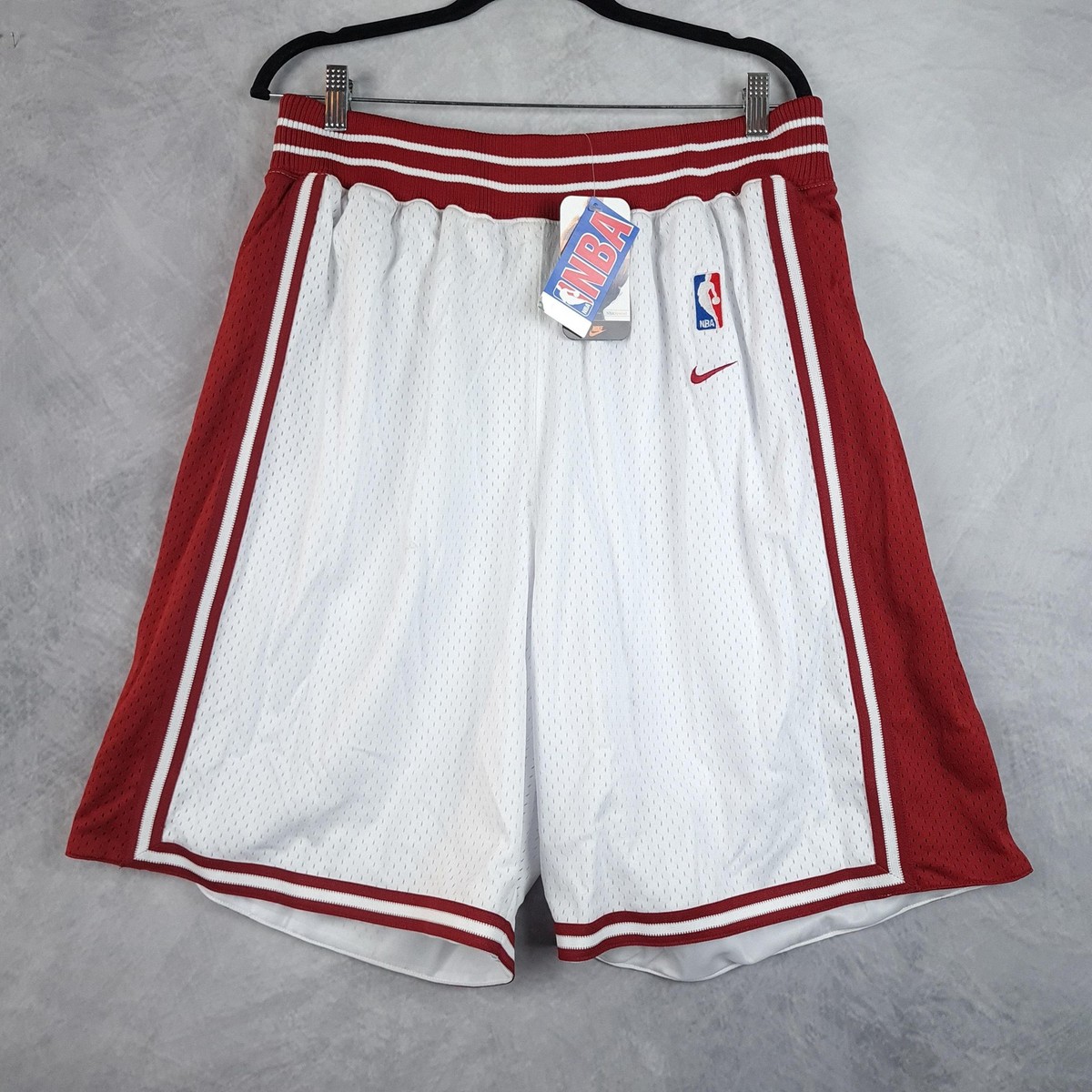 Cleveland Cavaliers Shorts Mens XL NBA Basketball Nike Rewind 2002