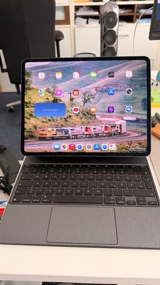 Apple iPad Pro 13 Zoll, M4, 256GB, WIFI+CELLUAR, Magic Keyboard, Schwarz