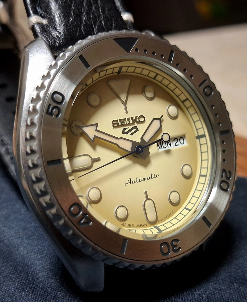 25+ Seiko 5 Sports Mechanical (Automatic) Silver Case Wristwatches
