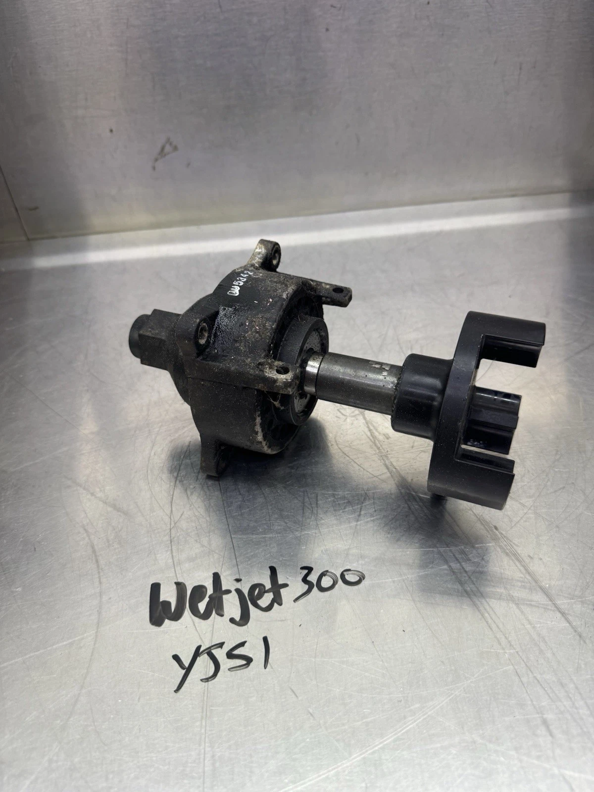 Mastercraft Wet Jet Duo 300 Mid Shaft Impeller Coupler 701 midshaft Bearing