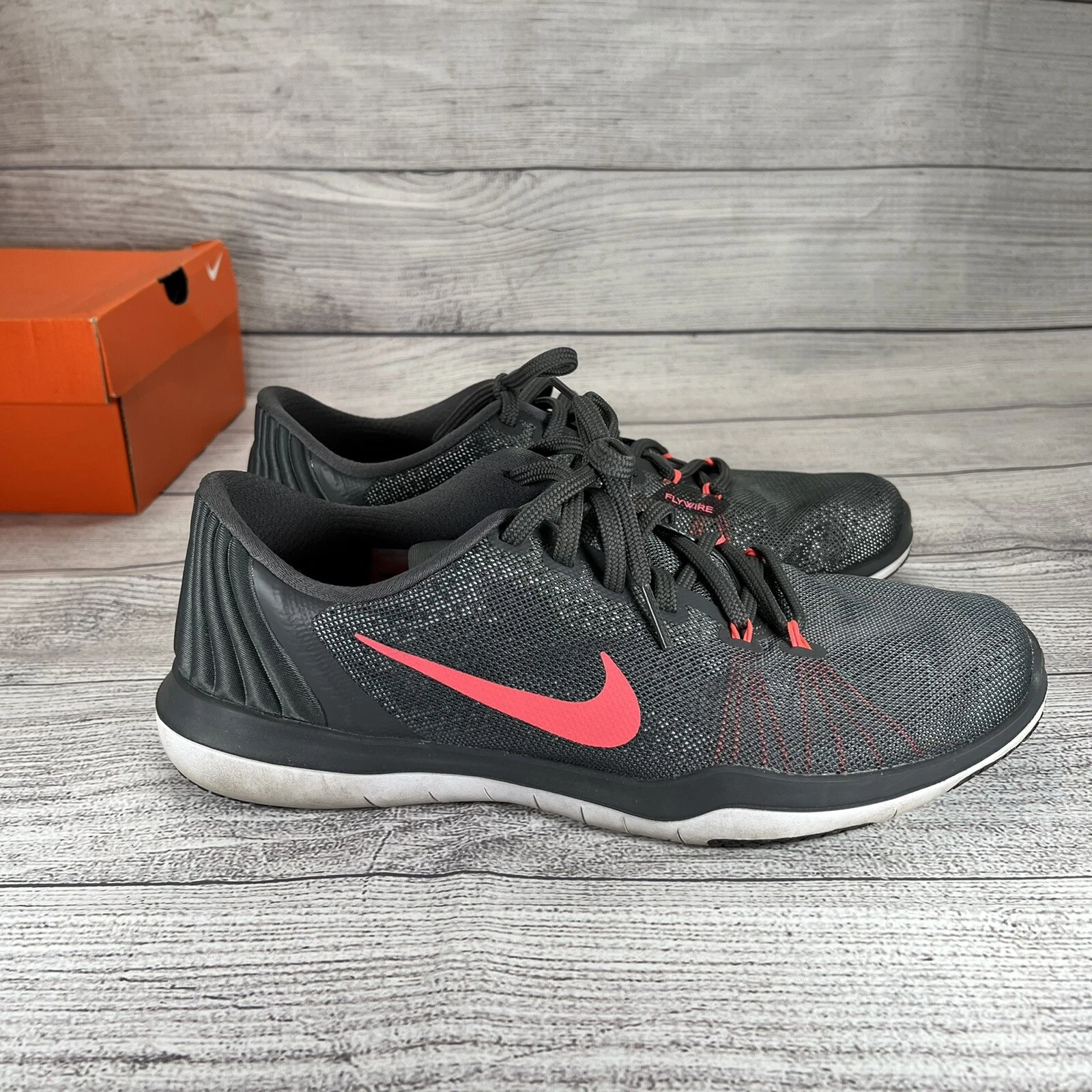 Chaussures de course à lacets Nike Flex Supreme TR 5 852467 003 gris rose taille 10