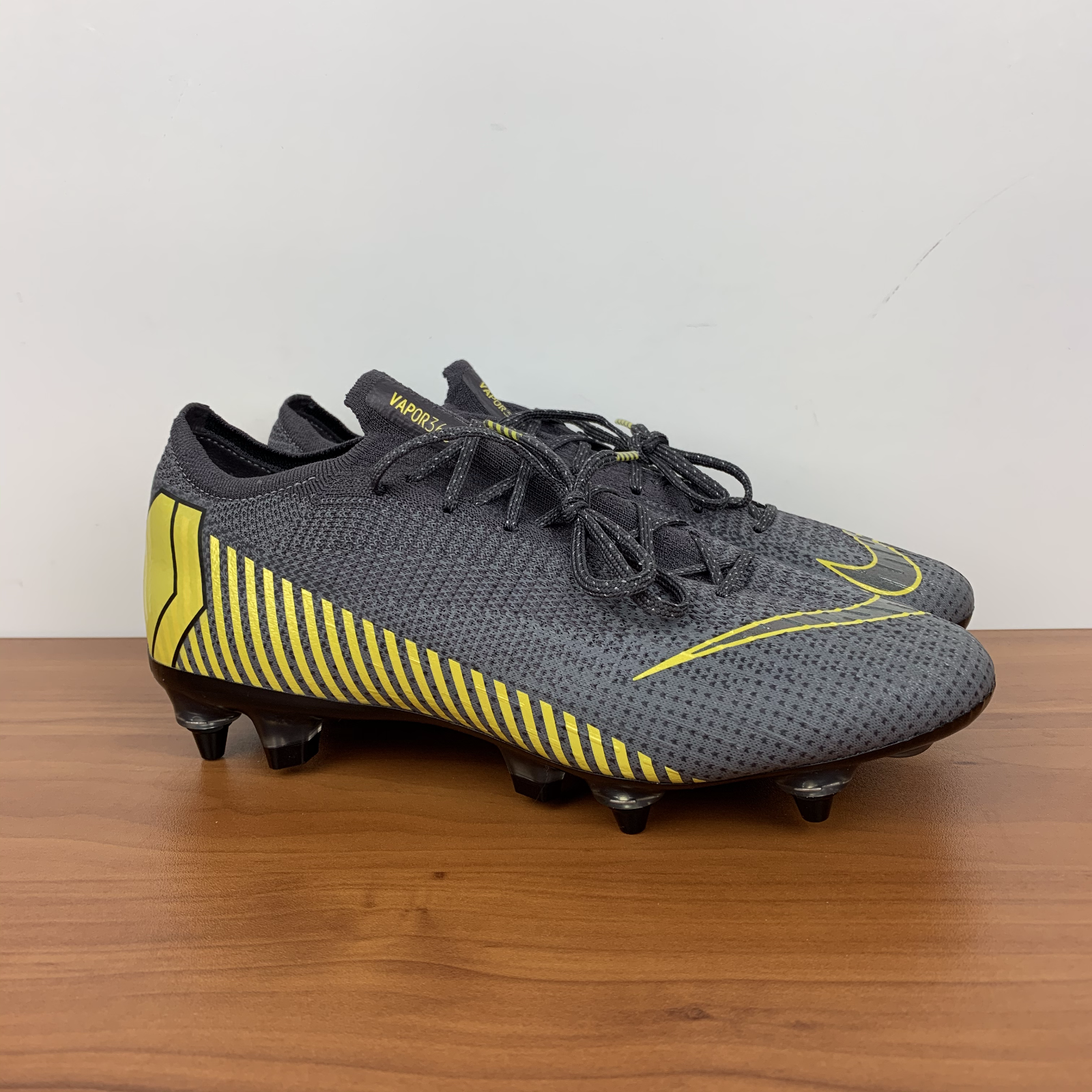 nike mercurial vapor size 8