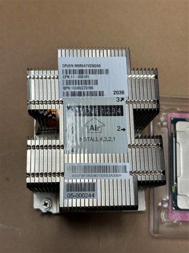 Intel Xeon Gold 6138 SR3B5 2.00HGz CPU and Heatsink M0R647V200240 - Picture 2 of 4