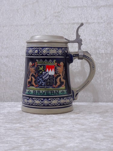 Chope à bière en verre vintage avec couvercle en étain d'Alwe. Allemagne. - France