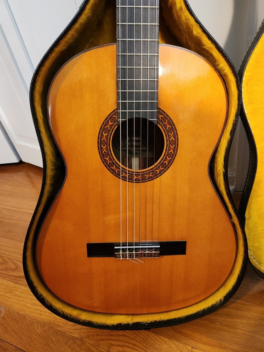 Vintage Yamaha G-130A Classical Guitar Glossy 1970s + Case + extra