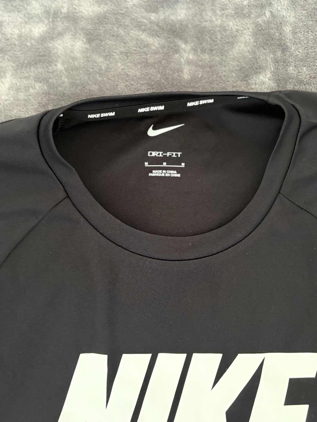 Nike Swim Dri-FIT Men’s Breathable Graphic Logo Tee Black/White Crew Neck M image 2