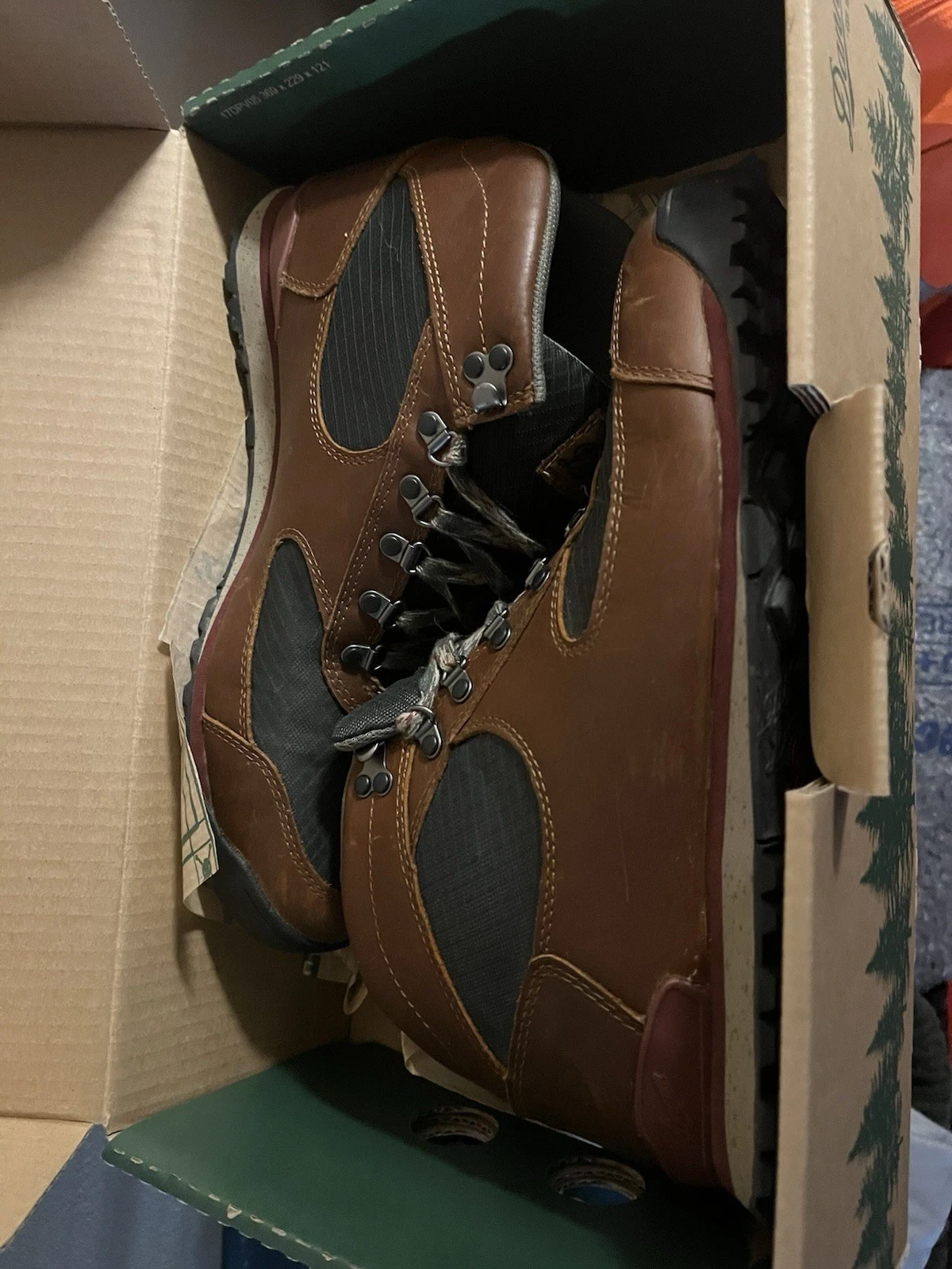 Men’s Danner Jag Barley Hiking Boots 32224 Waterproof Full Grain Leather 10.5