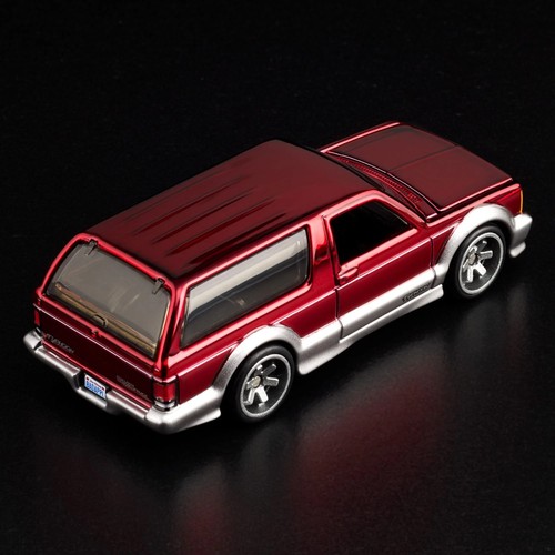 Hot Wheels Collectors RLC 1992 GMC Typhoon - Picture 3 of 12