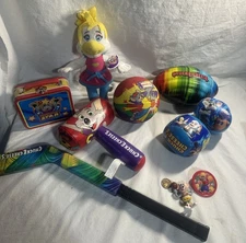 Chuck E Cheese Showbiz Pizza Toy Lot Ball Football Plush Coin Lunchbox Hammer