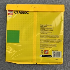 Lego Classic Green Grass Baseplate 10700 10" x 10 "  studs 32 x 32