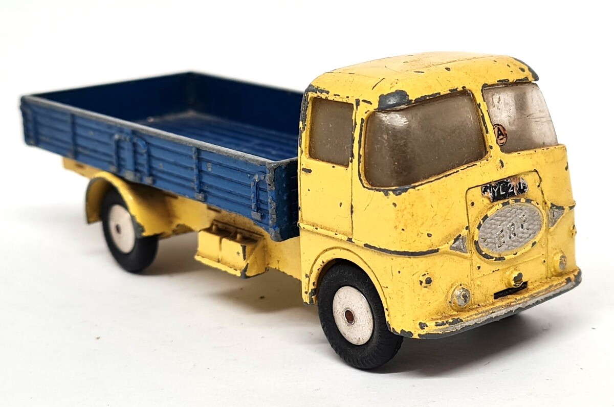 CORGI TOYS 44G ミニカー トレーラー レトロ Corgi Toys Bedford Tractor Unit Chipperfield Circus Vintage