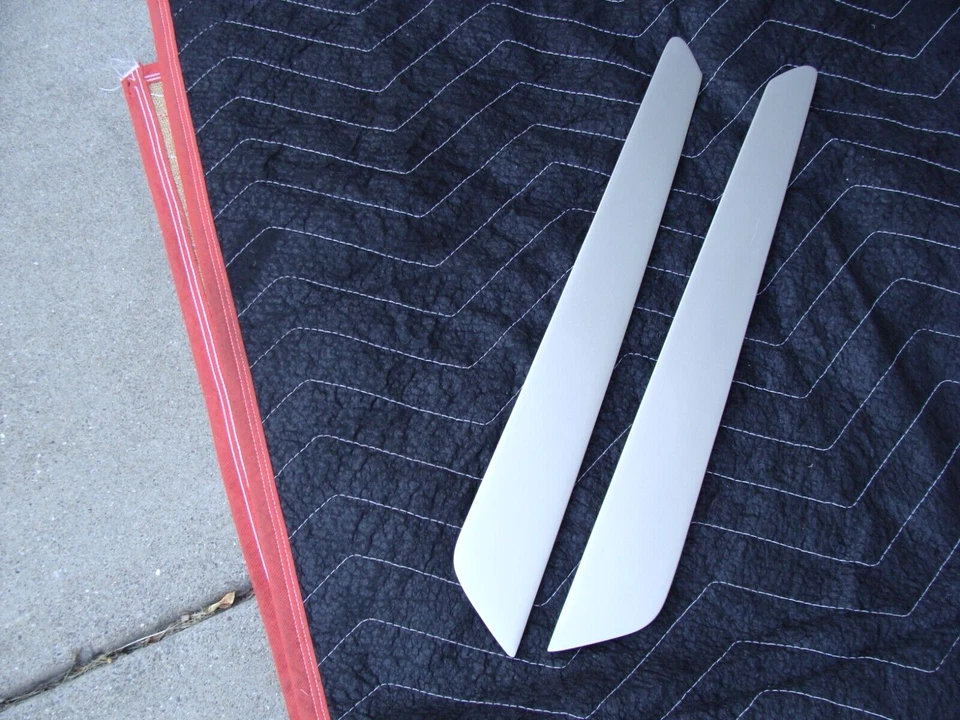 BMW  E28 533i 535i C Pillar covers, EXCELLENT CONDITION Bronzit Beige - Image 2 of 4