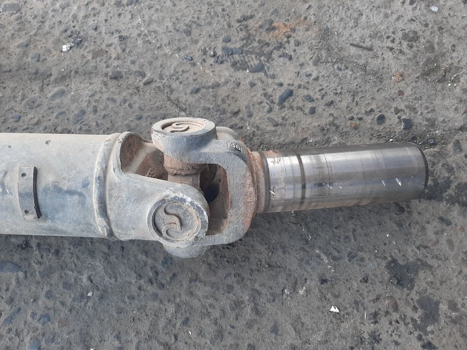 GMC SIERRA 3500 2011-2016 camioneta eje de transmisión trasero chasis 4x4 doble cabina 23251145 Foto 2 de 4