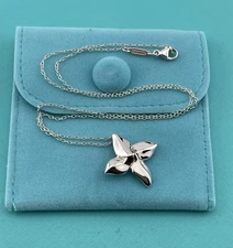 Tiffany & Co Flower Petal Necklace, Tiffany Flower Petal Pendant Necklace 16”