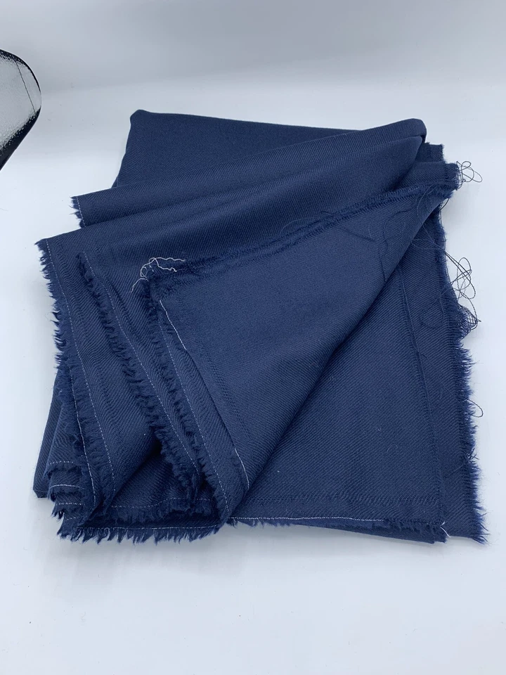 100% Fine Worsted Wool Fabric. Navy Blue.2m length by 1.5m wide.Woven in the UK. - Image 3 of 4