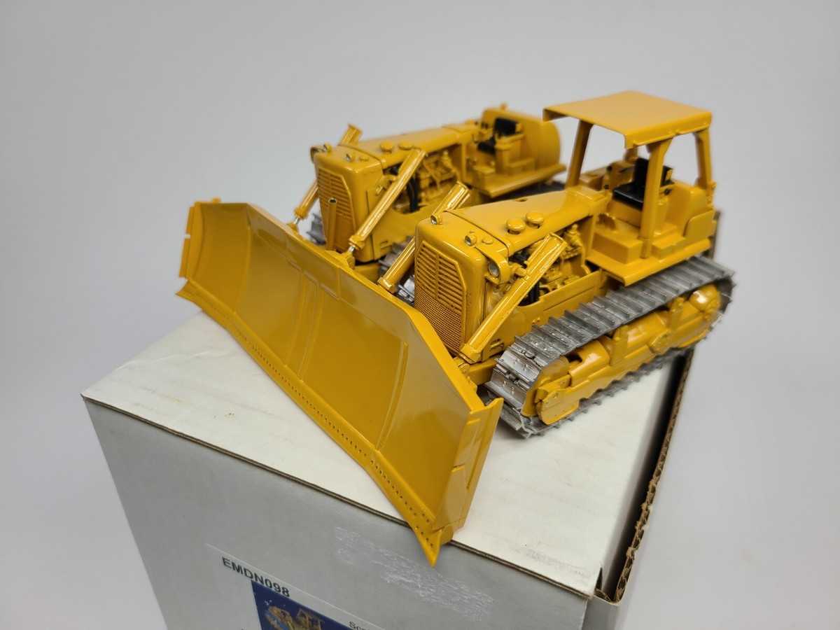 【希少】CAT D9R 1/50 希少】CAT D9R 1/50 1:50 Scale NZG Caterpillar D9R Track-Type