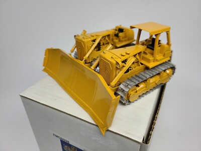 【希少】CAT D9R 1/50 Caterpillar Cat D9R Dozer with Ripper - NZG 1:50 Scale