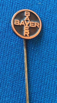 BAYER AG - Germany pharmaceutical company, small badge, vintage pin badge !