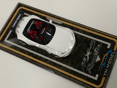 1/64 YM Model Mazda MX-5 Roadster White Opening Hood Engine Detail