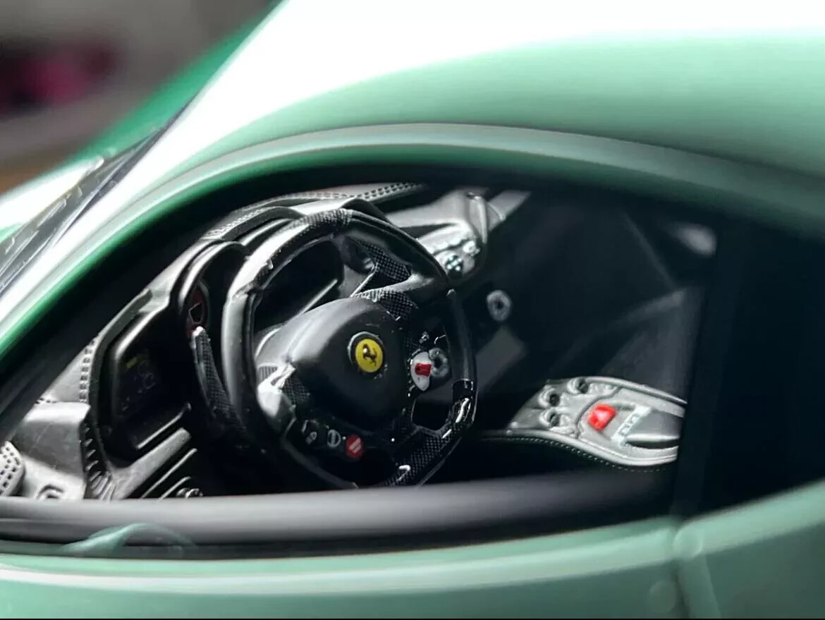 SUPER RARE* DM Dino Model 1/18 Ferrari 458 Italia Green