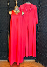 Vintage 70s CORAL RED PEIGNOIR Set TALL Medium ROBE  GOWN Nylon Long GrannyCore
