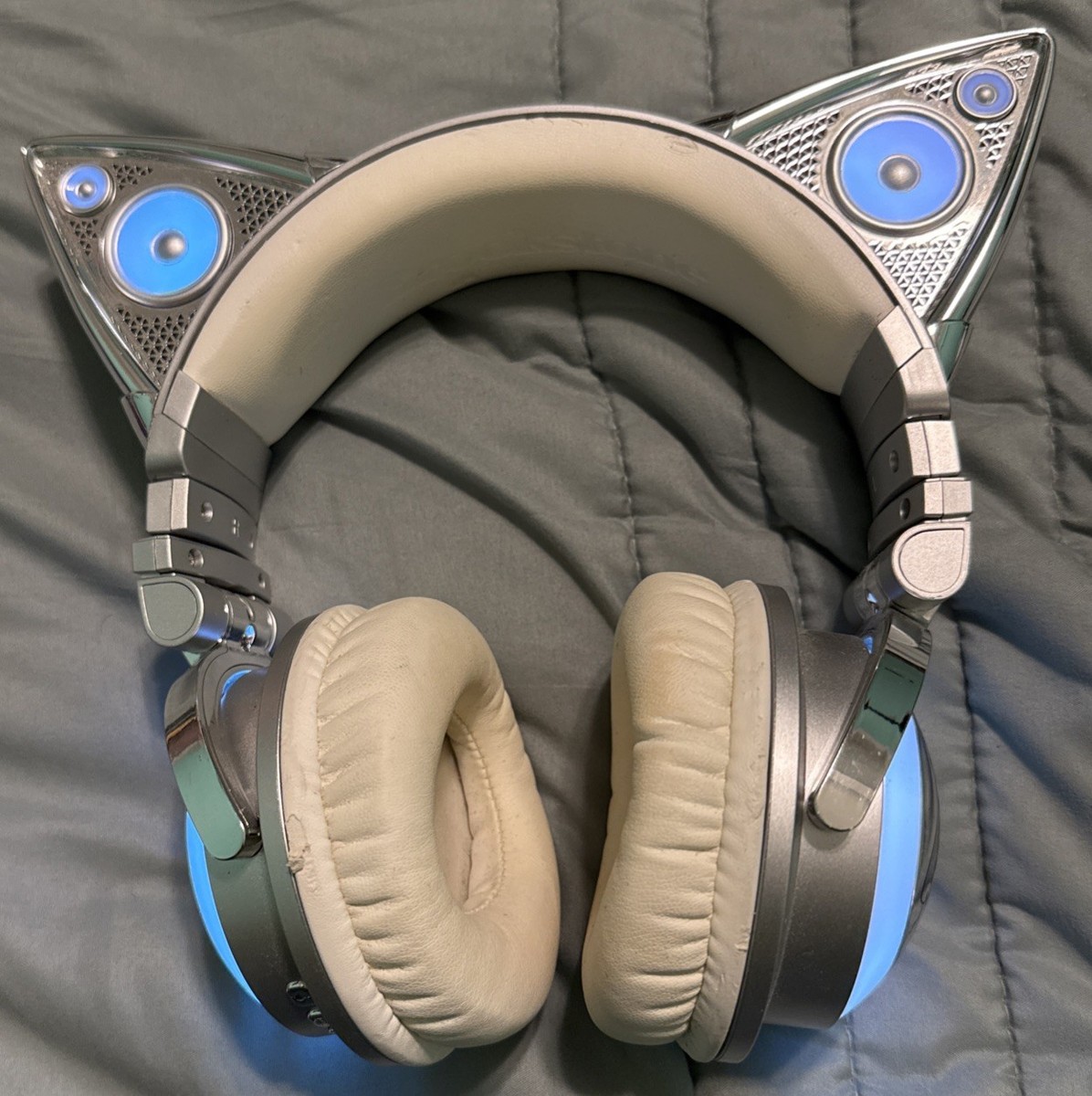 Brookstone Ariana Grande Cat Ears Headphones Torn Ear Cushions EUC