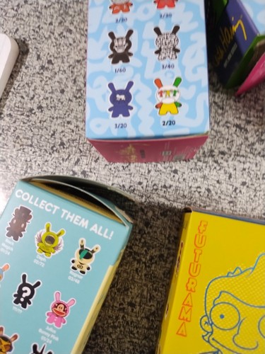 Kidrobot Dunny Lote de 7 Juguetes de Diseñador Vinilo Pop Artistas Monger 3 Pulgadas - Imagen 6 de 6