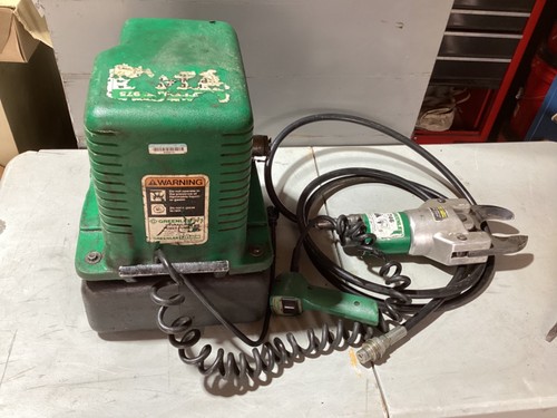 Greenlee 975 Hydraulic Power Pump 10,000 PSI w/ Greenlee 746 Cable Cutter