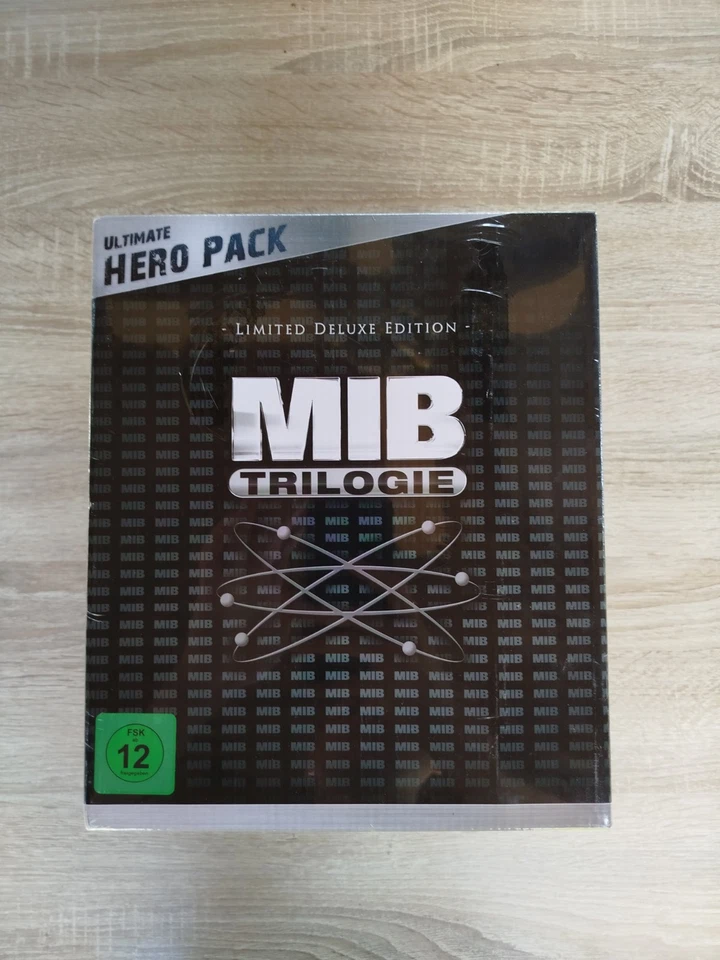 Men in Black MIB 1-3 Trilogie DVD/Blu-Ray Ultimate Hero Limited Edition für Fans - Bild 1 von 3