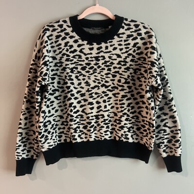 Womens Tahari Size M Leopard Print Sweater Black and Beige Round Neck