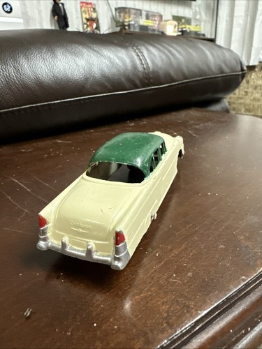 VINTAGE TOOTSIETOY PACKARD METAL DIE CAST CAR GREEN & CREAM CHICAGO USA - Picture 4 of 9