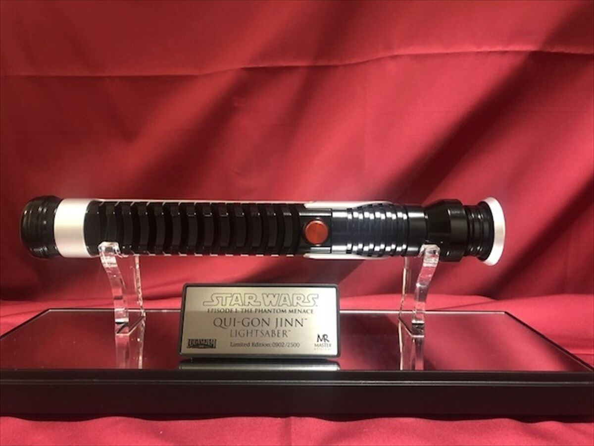 Qui-Gon Jinn Lightsaber (Ultimate Works Master Q V1) 