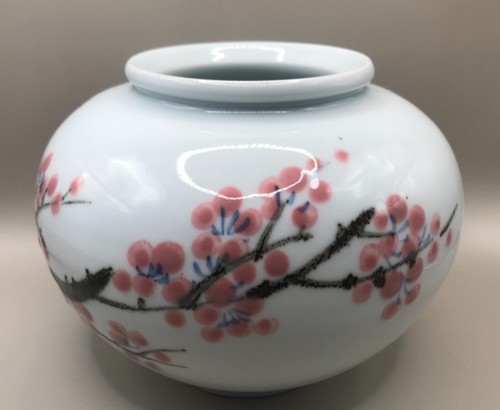 Japanese Celadon Vase Decorated With Cherry Blossom - Picture 4 of 17
