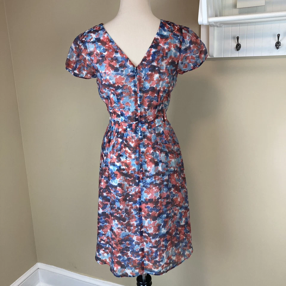 Vestido Marc New York Andrew Marc aquarela envoltório falso tamanho 2 manga curta - Imagem 4 de 4