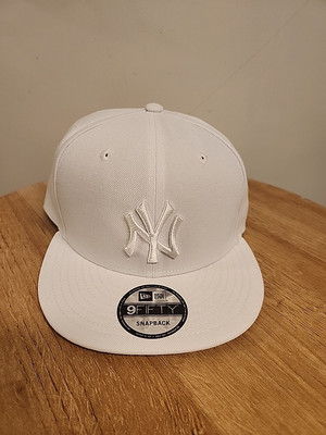 New Era 9Fifty Ny Yankees White On White Flat Bill SnapBack Hat
