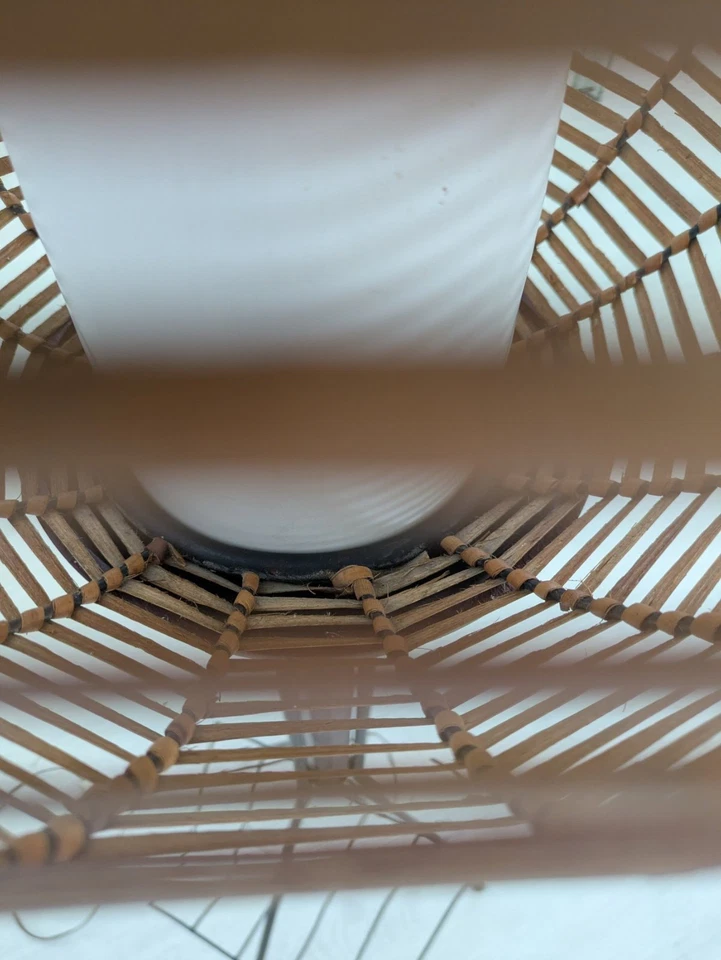 Lampada da Terra Tripode con Paralume in Vimini Intrecciato – Design Italiano - Immagine 2 di 4