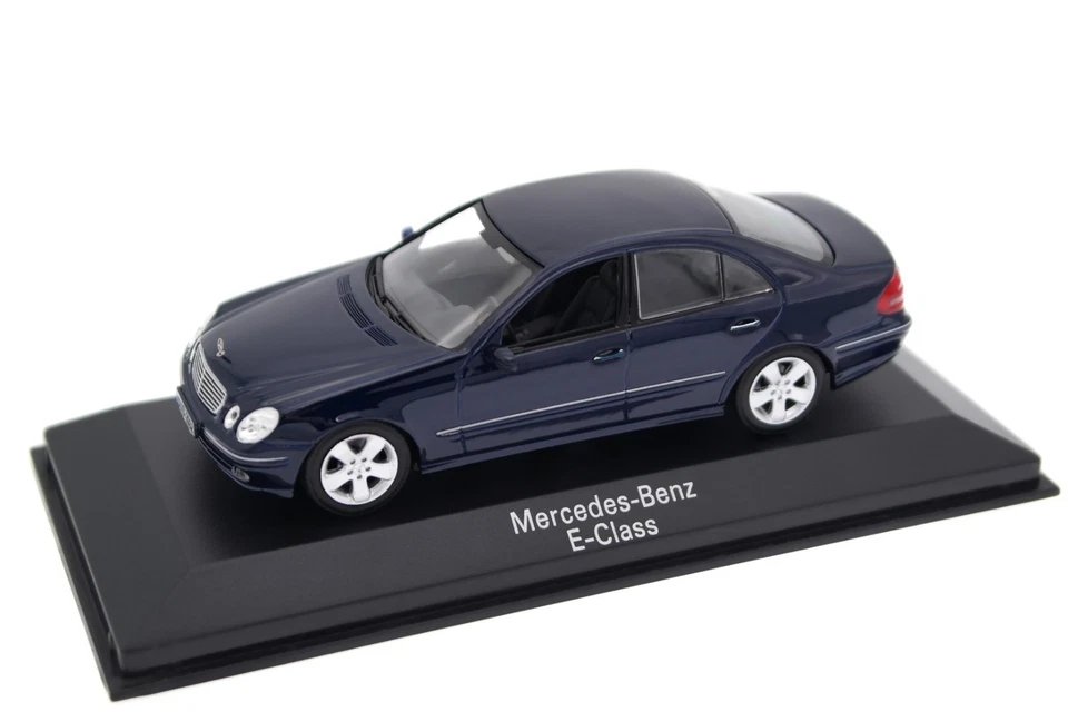 Selten 1/43 Minichamps Mercedes-Benz E-Klasse Avantgarde W211 2002 Blau