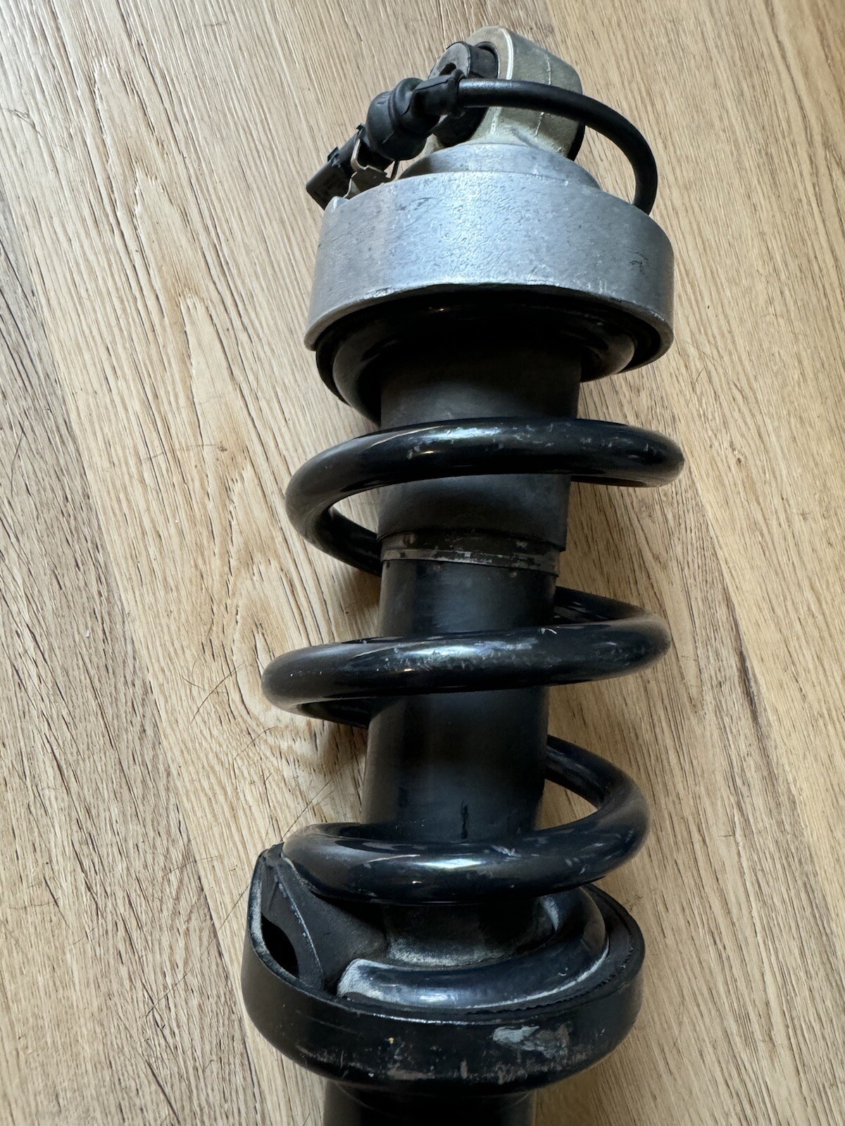 2010-2015 Audi R8 Front Left Side Suspension ShockAbsorber 420-412-019-AJ OEM