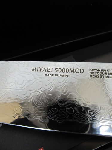 Cuchillo de cocina MIYABI 5000MCD Damasco Santoku 180mm 7" 34374-181-0 Hecho en Japón - Imagen 11 de 13