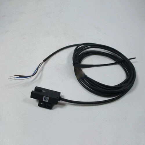 1PCS New For Pepperl+Fuchs GL5-R/43a/115 806116 NPN Photoelectric Switch - Picture 1 of 3