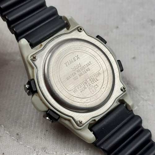 RARE VINTAGE TIMEX ATLANTIS 100 QUARTZ INDIGLO MEN'S WATCH NEW BATTERY - Picture 6 of 10