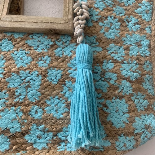 Borsa da spiaggia in juta intrecciata boho dipinta a mano fiori turchese nappa 18” x 13” - Foto 5 di 6