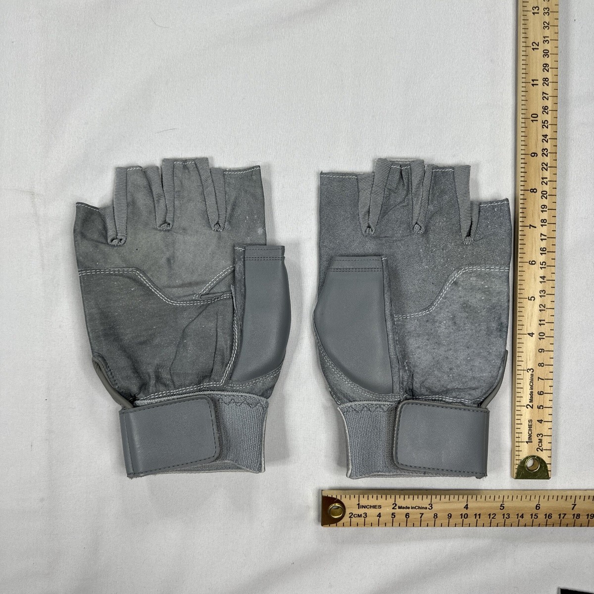 Vintage Neumann Men's 2XL XXL Tackified Lineman Gloves Pair Gray
