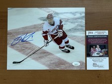 Jack Eichel Signs Exclusive Autograph Card Deal with Leaf 19