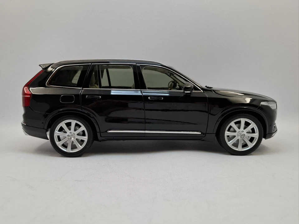 Volvo XC90 Scala 1/18 CSM - Immagine 3 di 4