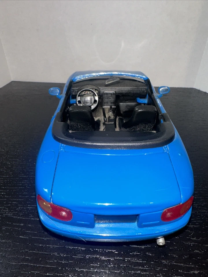 1/18 MAZDA MX-5 EUNOS MIATA, EN AZUL DE KYOSHO, SIN CAJA Foto 3 de 4