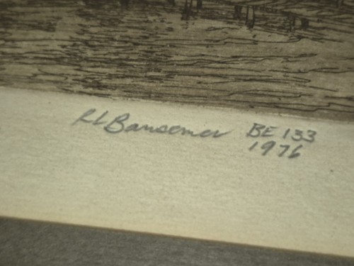 Roger Bansemer "BE 133" 1976 Limited Edition Radierung - Dock & Boathouse Szene - - Bild 9 von 9