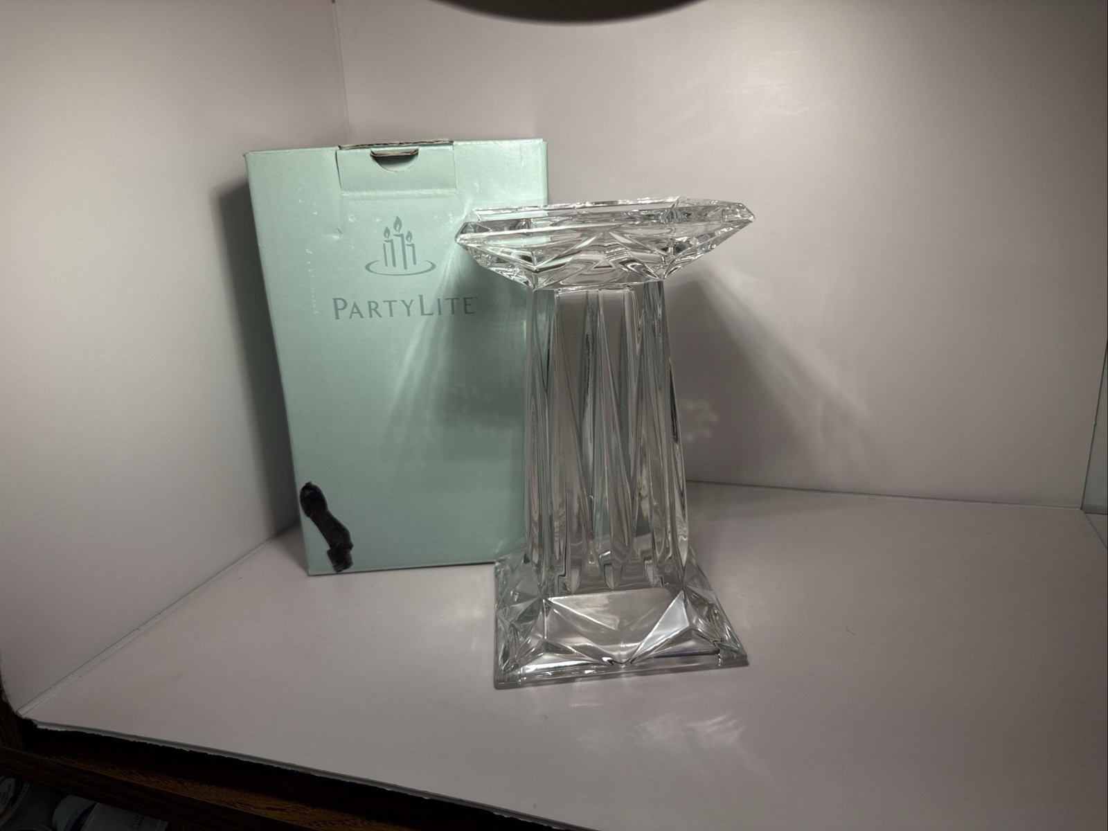 7&rdquo; Cut Glass Stand